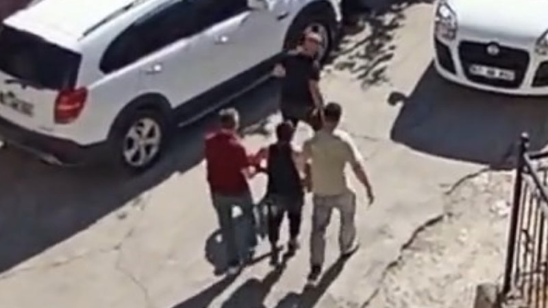 Zonguldak'ta polise yakalanmamak için girdiği bacada sıkıştı