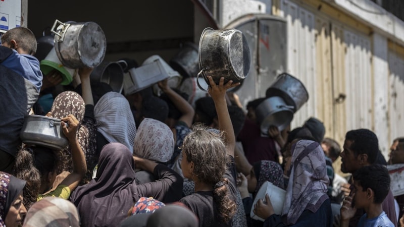 İsrailli askerden İtiraf: Gazze'ye girmesi engellenen bin yardım tırı, imha edildi