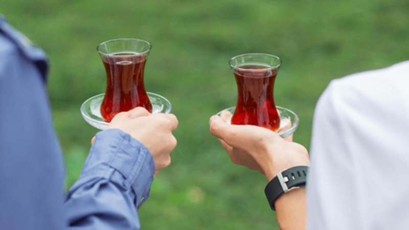 Çay bardakları neden ince bellidir? İnce belli çay bardağının hikayesi...