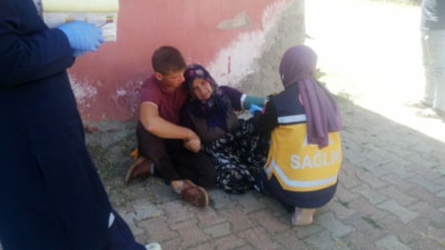 Isparta'da komşusunun odunluğunun yandığını gören kadın, baygınlık geçirdi