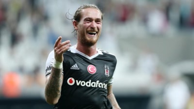 Eski Beşiktaşlı futbolcu Ömer Şişmanoğlu'nun 9.4 milyon TL'si kayıp: Menajerinden şikayetçi oldu