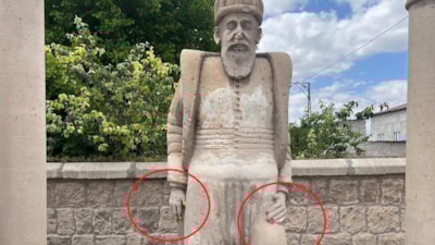 Kayseri'de Mimar Sinan'ın heykeli tahrip edildi