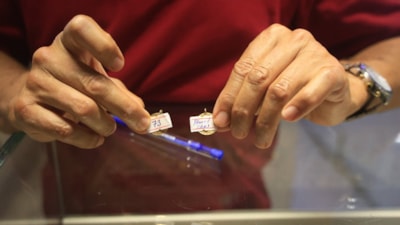 Düğünde takılan sahte altınlarla hayal kırıklığı yaşamak istemeyen çiftlere tavsiye