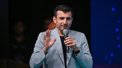 Selçuk Bayraktar çağrı yaptı: Liderler, NEXT Sosyal'e katılmaya başladı