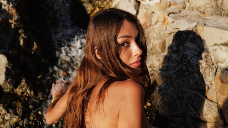 Dilan Çiçek Deniz'den bikinili paylaşım! Takipçileri beğeni yağmuruna tuttu