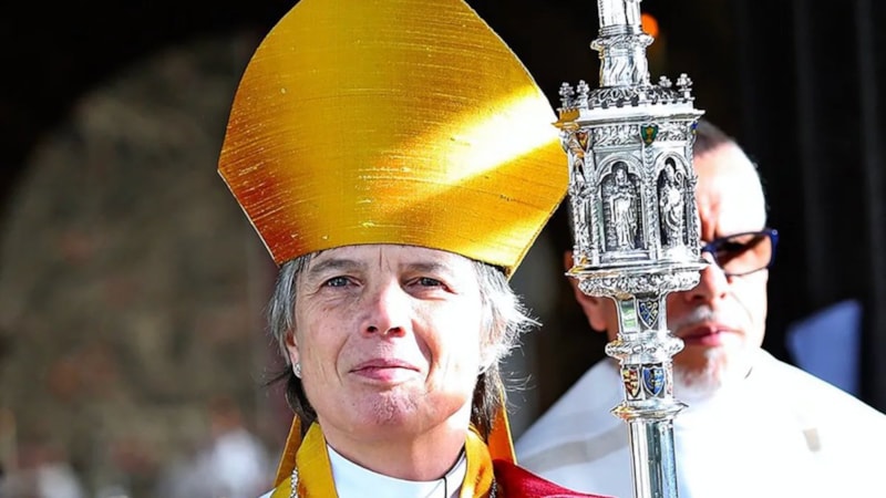 İngiltere'de kiliseye eşcinsel kadın başpiskopos atandı: Halk tepkili