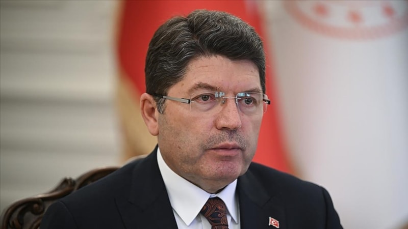 Yılmaz Tunç: Hukuk fakültelerine yalnızca ilk 100 bine giren adaylar kabul edilecek