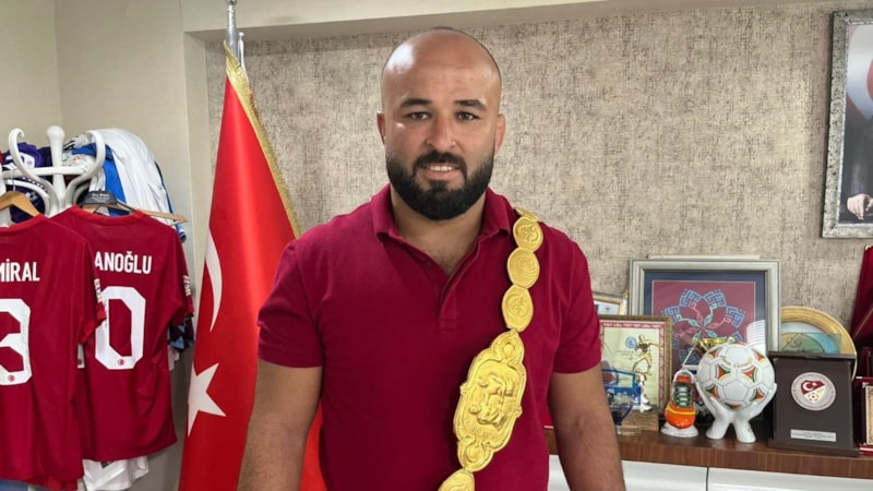 Orhan Okulu'nun hedefi üçüncü altın kemer