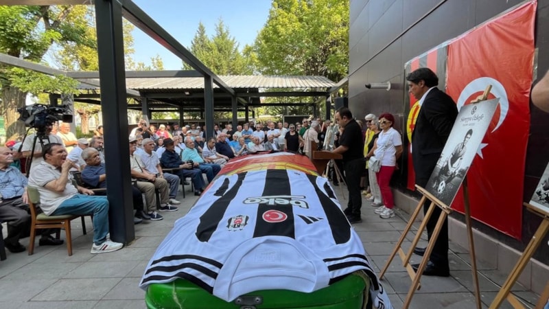 Eskişehirspor efsanesi Süreyya Özkefe son yolculuğuna uğurlandı