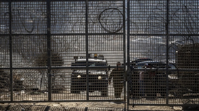 İsrail'den Suriye'ye teklif: Güneyde ordu yerine hafif silahlı güçler bulundurulsun