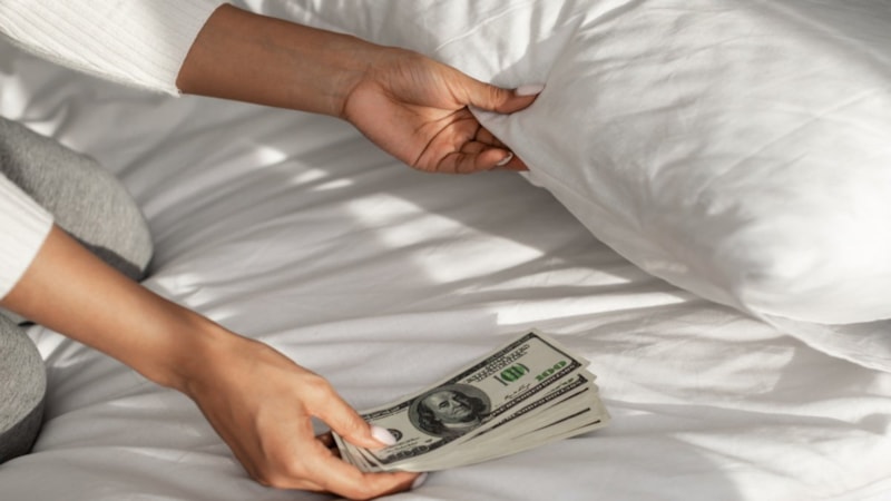 Rüyada yastığın altına para koymak ne anlama geliyor? İşte detaylar…