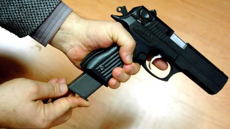 Yunanistan'da bir evde 174 silah ve 15 bin 500 fişek ele geçirildi