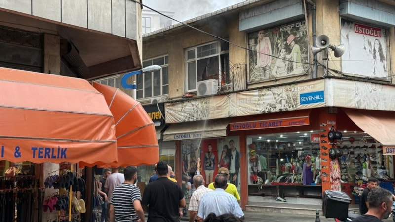 Rize’de elektrik dağıtım şirketinin ofisinde yangın