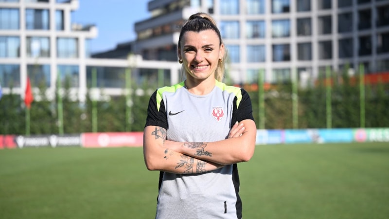 Selda Akgöz: Burada Türk kadınını temsil ediyoruz