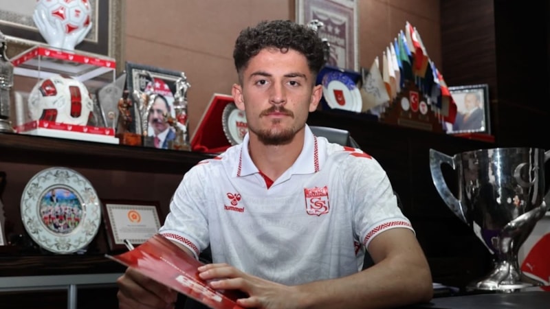 Sivasspor'da Emirhan Başyiğit’in sözleşmesi uzatıldı