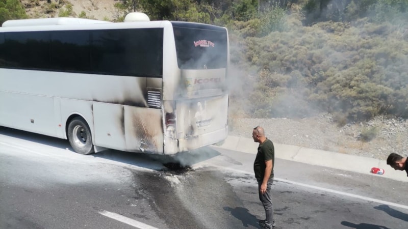 Muğla'da yolcu otobüsünde yangın paniği