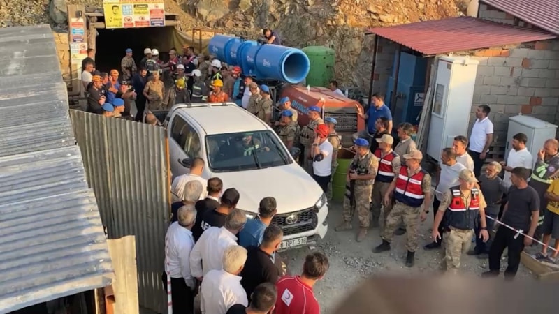 Elazığ'daki maden göçüğünde hayatını kaybeden işçi toprağa verildi