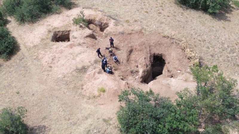 Kayseri'de kaçak kazı yapan 4 şüpheliye suçüstü