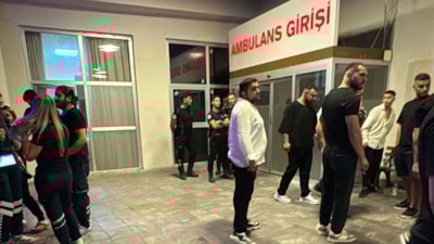 İzmir'deki eğlence mekanında çıkan kavgada silahlar çekildi: 2 tutuklama