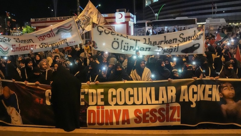 İsrail'in Gazze'ye saldırıları Diyarbakır'da protesto edildi