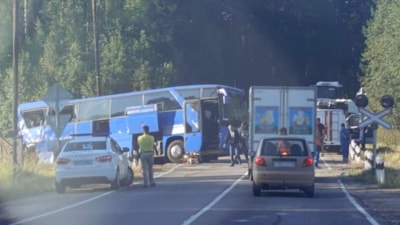 Rusya'da otobüs ile tren çarpıştı: 1 ölü 16 yaralı