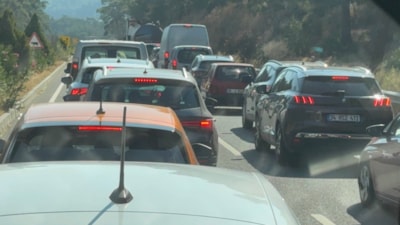 Tatilciler yaz için Muğla'yı seçti: İki ilçenin girişinde yoğunluk oluştu