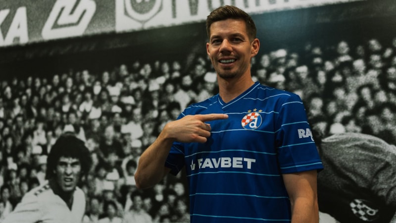 Miha Zajc, Dinamo Zagreb ile sözleşme imzaladı