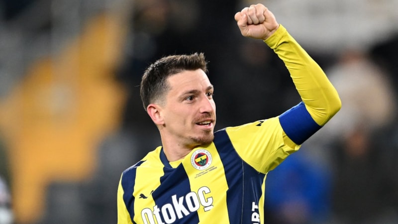 Fenerbahçe’nin yeni kaptanı Mert Hakan Yandaş oldu