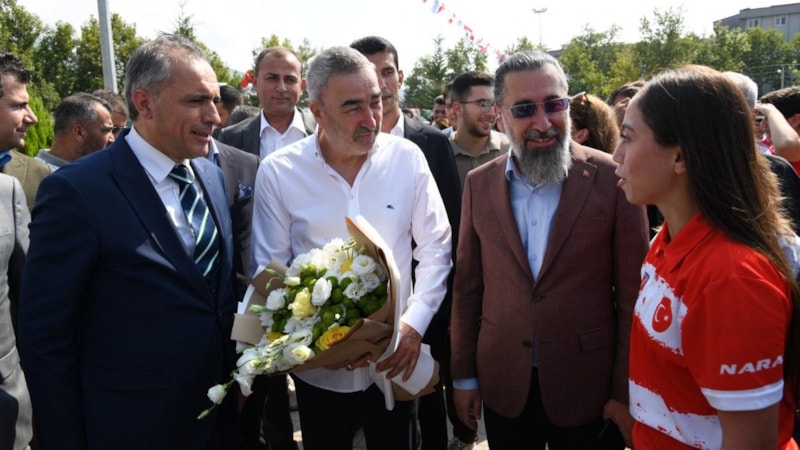 Osmaniye'de Gençlik Merkezi, Samet Aybaba nostaljisiyle açıldı