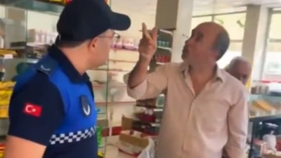 Gaziantep'te tarihi geçmiş ürün satan marketin sahibi zabıtalara saldırdı