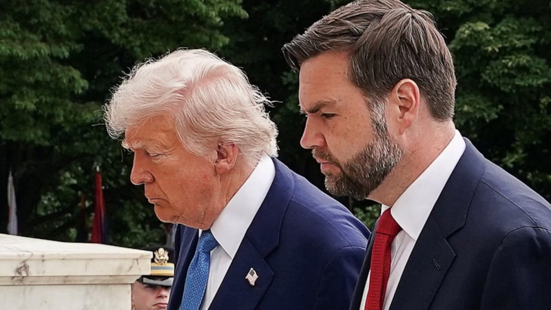 Donald Trump kendisinden sonrası için JD Vance'i işaret etti