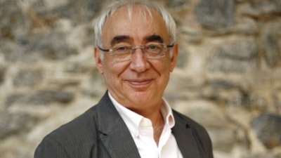 Şener Şen, hakkında çıkan hastalık iddialarını yalanlandı