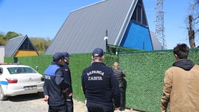 Sapanca'da bungalovdaki gizli kamera skandalı: Sanıklar ilk kez hakim karşısına çıktı