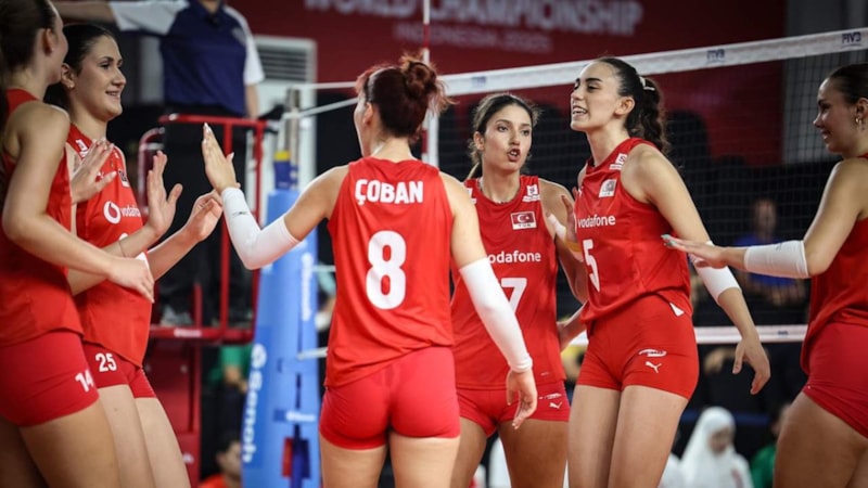 21 Yaş Altı Kadın Milli Voleybol Takımı, Cezayir'e set vermedi