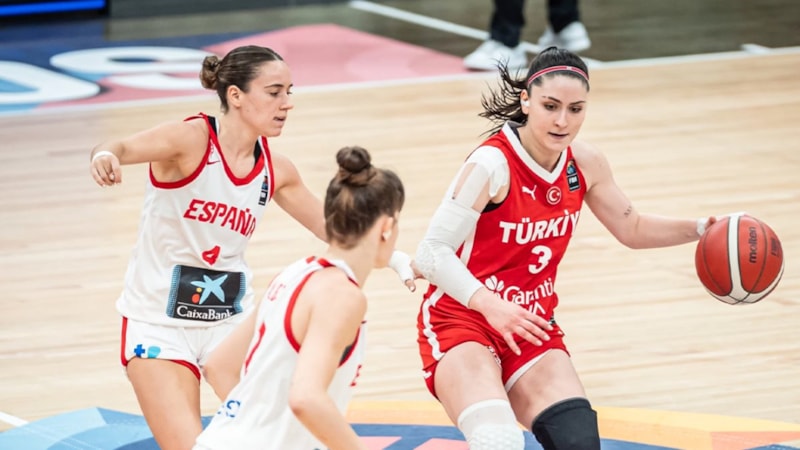 Türkiye, İspanya'ya yenildi