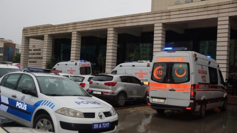 Aydın'da hastaneye doğuma gelen kadın, polis zoruyla kocasını hastaneden kovdurdu