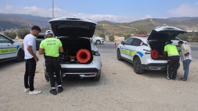 Hatay'da kırmızı ışıkta durmadı, polisin 'drone'una yakalandı: Allah devletimizden razı olsun