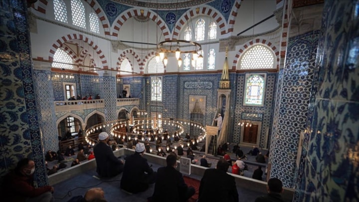 Diyanet'in bu haftaki hutbesi tatilcilere
