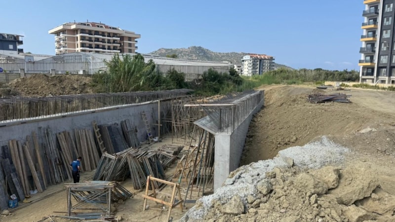 Antalya'da köprü inşaatında düşen işçiden acı haber