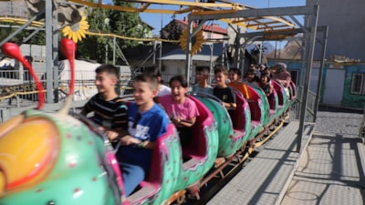 Hakkari'de çocukların lunapark sevinci