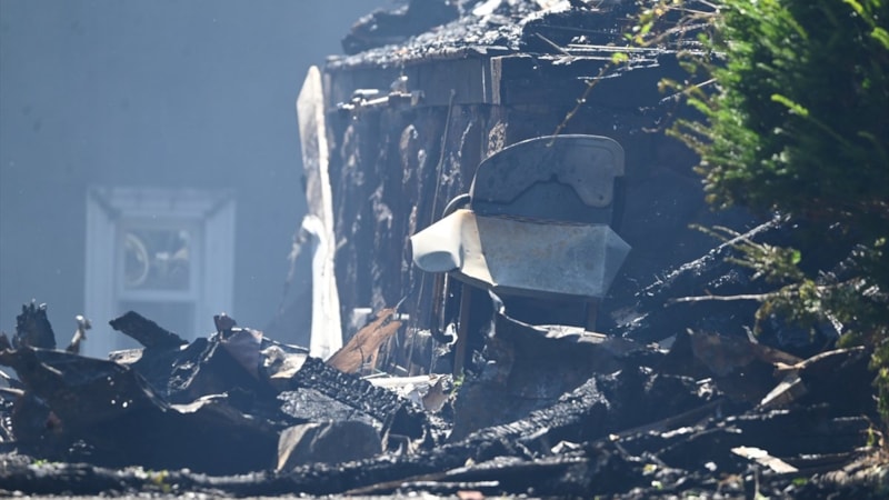 ABD'de bir sinagog alevlere teslim oldu