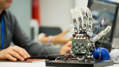 Yapay Zeka Mühendisliği maaşları 2025: Yeni başlayan, kıdemli...