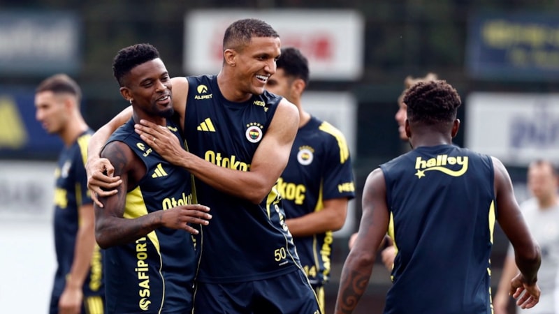 Fenerbahçe'de Feyenoord maçı hazırlıkları devam ediyor