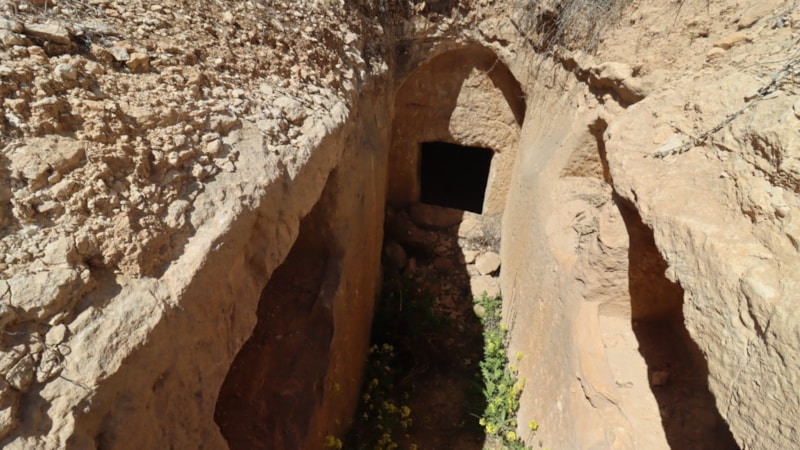 Şanlıurfa'da bulunan kaya mezarı kayıt altına alındı