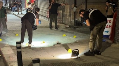 İstanbul'da otoparka silahlı saldırı: Kurşunlar kafeye isabet etti