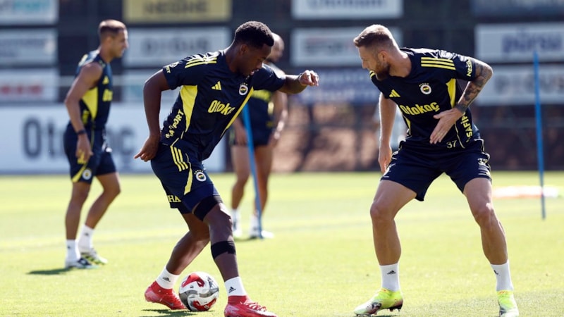 Fenerbahçe'de Feyenoord maçının hazırlıkları sürdü