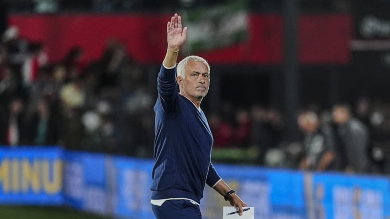 Jose Mourinho'dan 11'de değişiklik