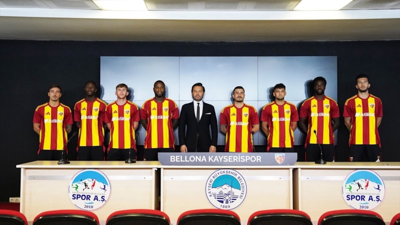 Kayserispor'da yeni transferler tanıtıldı