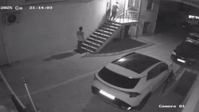 İstanbul'da 4 dakika içinde ne bulurlarsa çalan hırsızlar bisikletle kaçtı