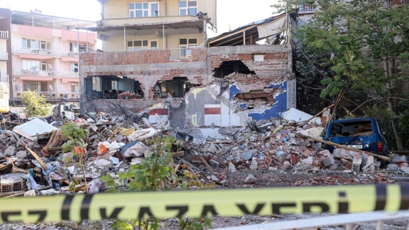 Balıkesir'deki 6.1 büyüklüğündeki depremin ardından 786 artçı sarsıntı kaydedildi